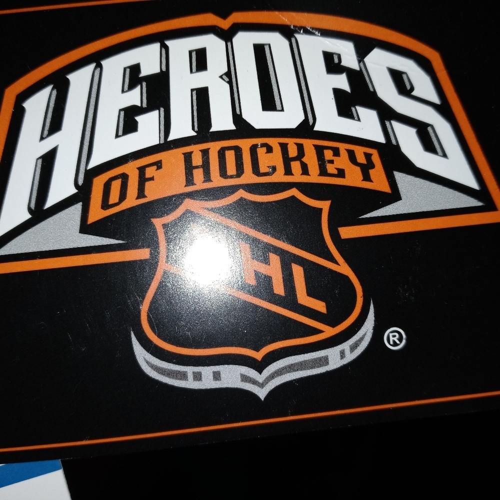 Free Shippin#9 Gordie Howe jersey size L.. you wear same design worn by the pro. - Picture 9 of 10